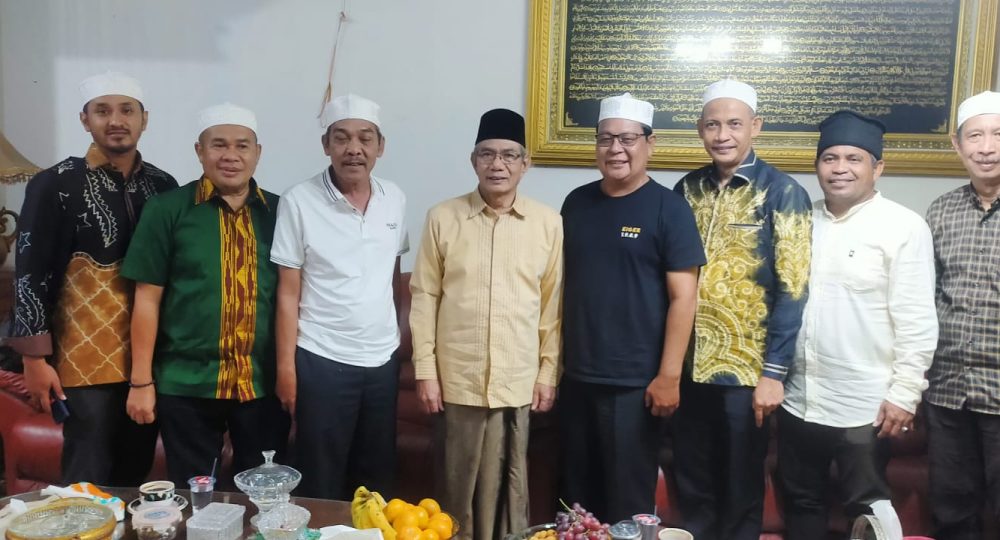 Usai Terima Usmar Ismal Award, Paman Birin Ziarah Makam Habib Luar ...